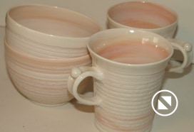 Käsitreitud portselan kruus