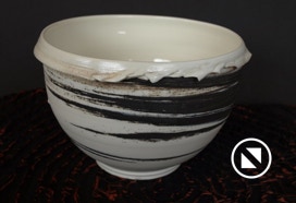 Käsitreitud portselan